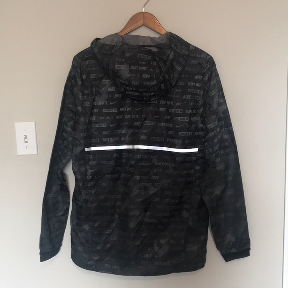 Men’s Small Wind Running Jacket - Picture 2 of 3